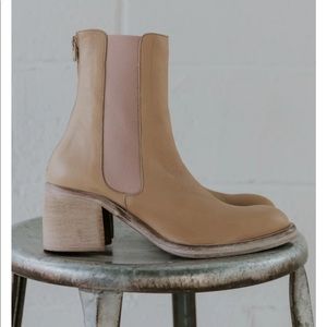 Free people essential Chelsea boots 38